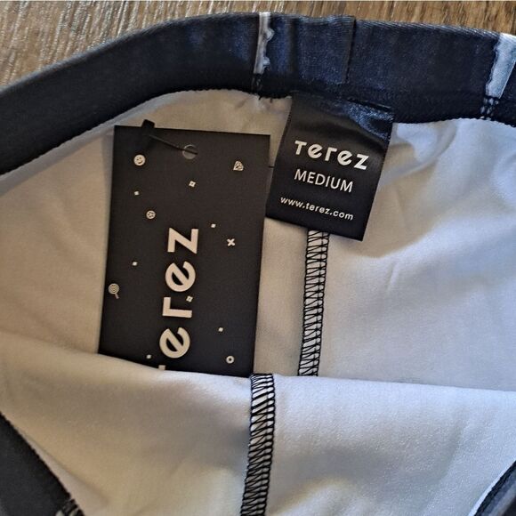 TEREZ leggings - size Medium NWOT - Picture 2 of 3